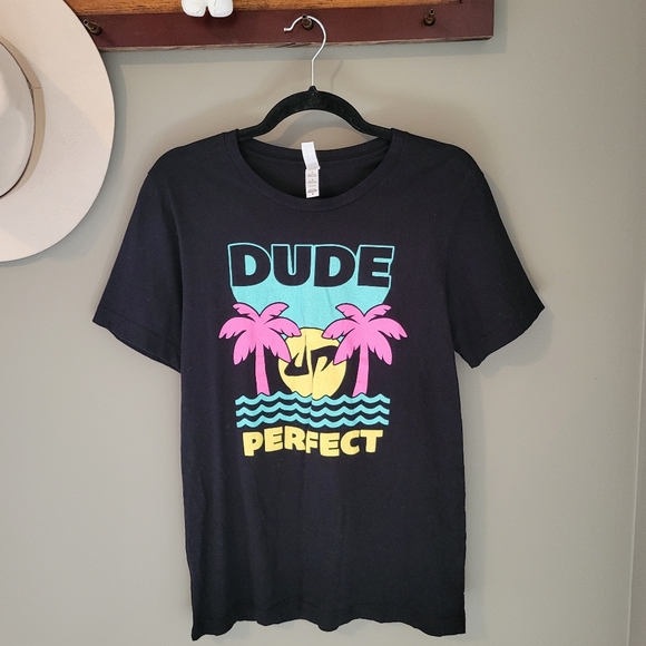 Dude Perfect Black Tour Graphic T-Shirt Size M - Picture 2 of 10